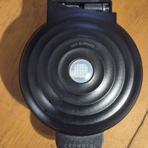 Crown Black Round Waffle Maker